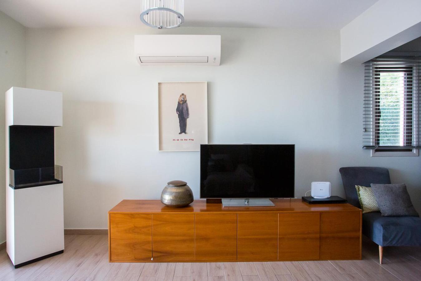 Penthouse Duplex Overlooking The Mediterranean Larnaca Bagian luar foto