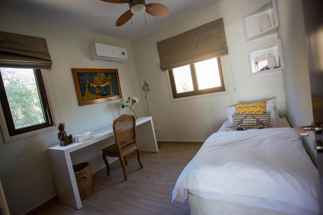 Penthouse Duplex Overlooking The Mediterranean Larnaca Bagian luar foto