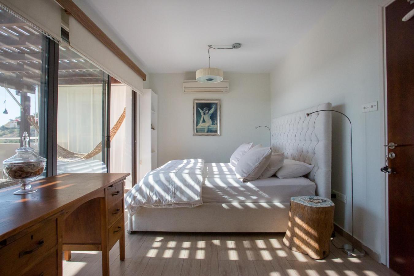 Penthouse Duplex Overlooking The Mediterranean Larnaca Bagian luar foto